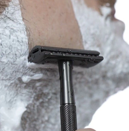 Using a single-bladed razor